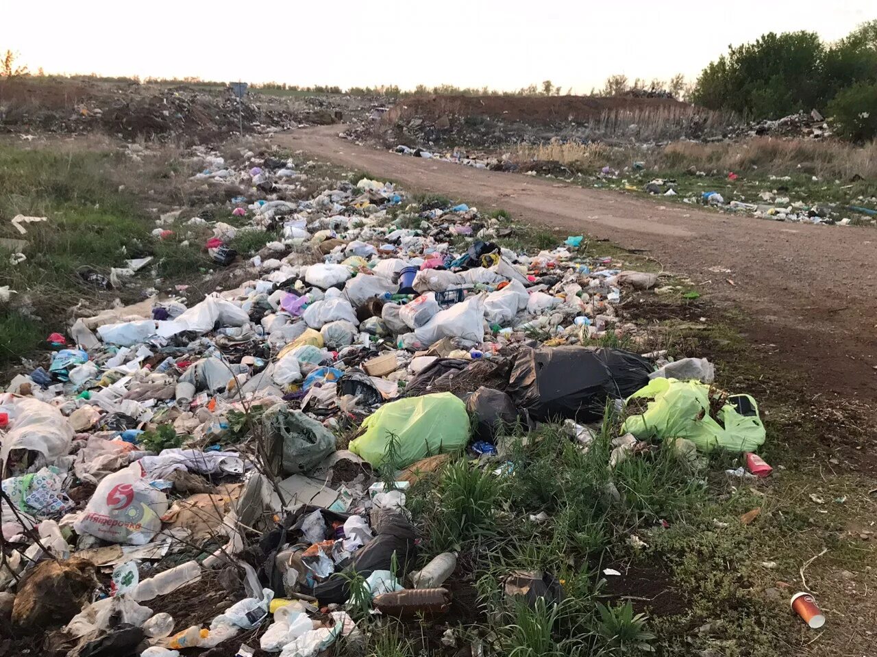 Мусорный полигон Оренбург. Полигон в Оренбургской области. Несанкционированные свалки Оренбурга.