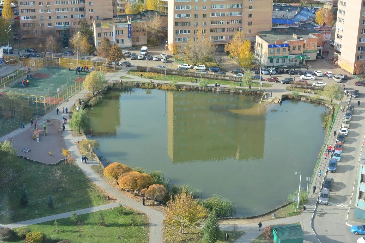 Площадь западного троекуровского пруда