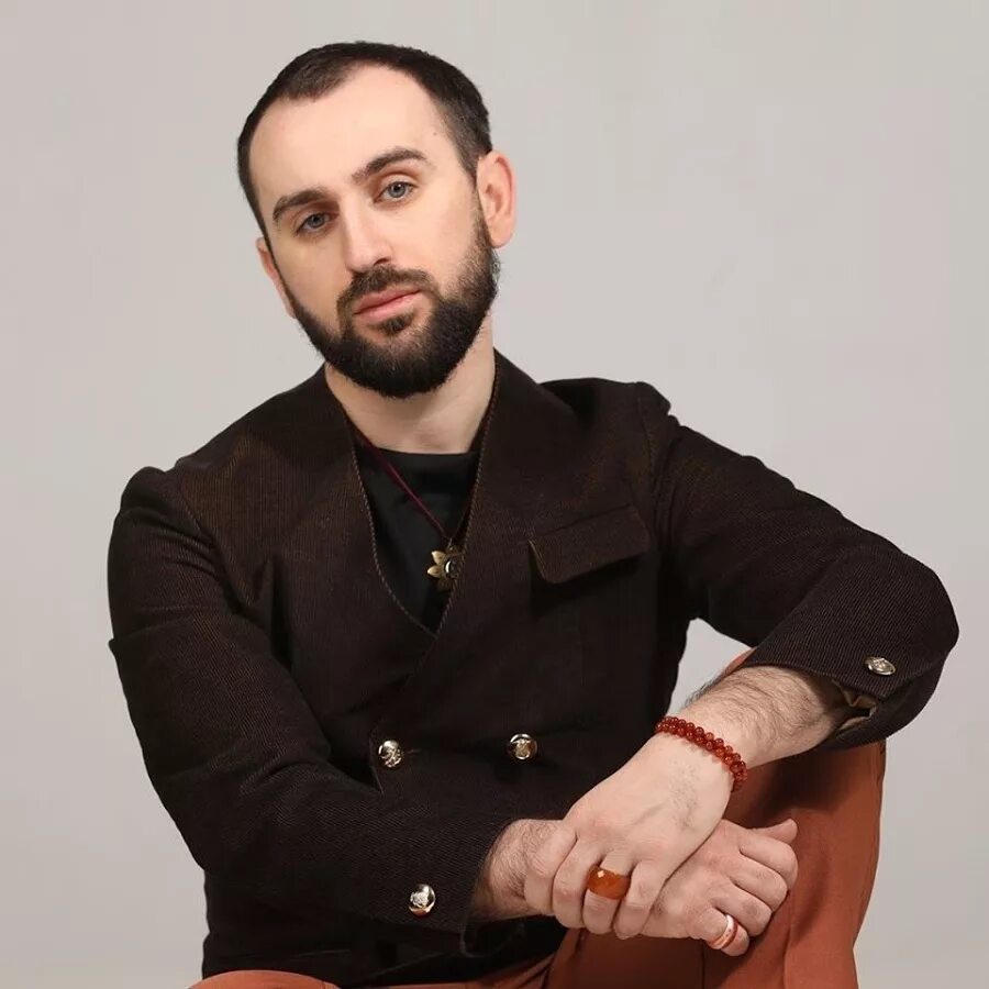 Сурен. Сурен джулакян. битва экстрасенсов сурен джулакян. андро джулакян. сабина джулакян.