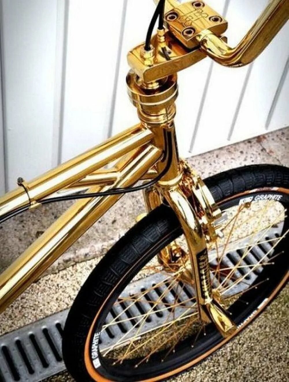 Золотой бмх велосипед золотой. Черно золотой бмх. Самый дорогой бмх в мире. Бмх байк.