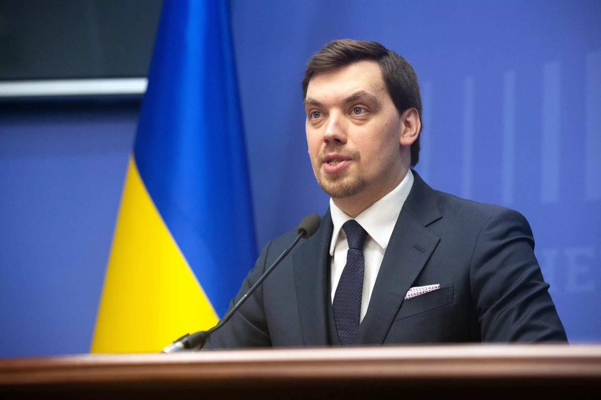 Denis smiqal. Украинские премьеры министры. Председатель правительства украины. Шмигаль премьер министр украины. Премьер министр украины 2022.