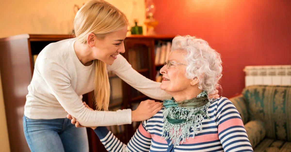 My granny best. Навещать бабушку. Посещение бабушки. Внуки навещают бабушку.