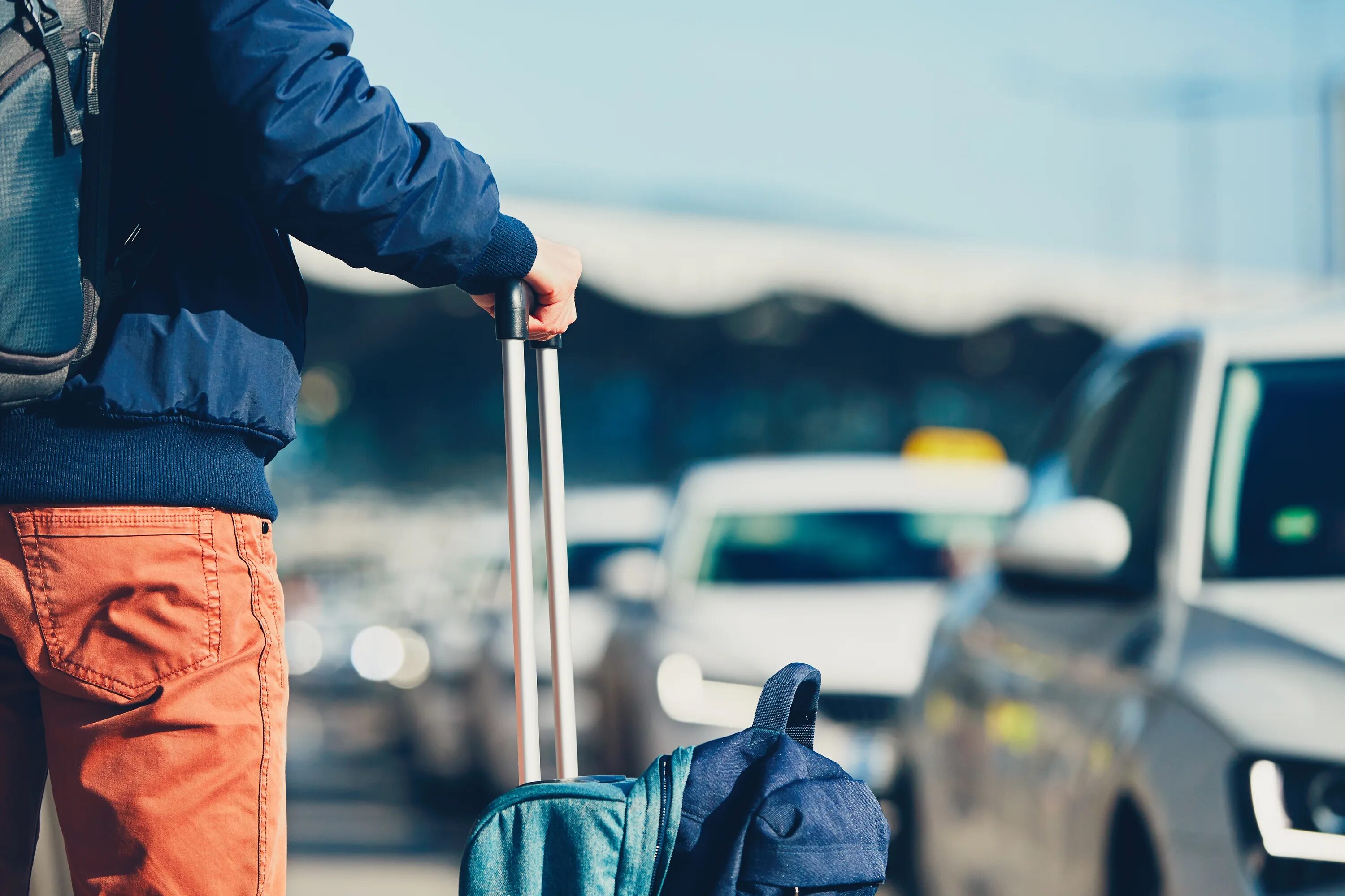 Аэропорт транспорт такси. Трансфер в аэропорт. Трансфер фото. Airport car. Трансфер для туристов.