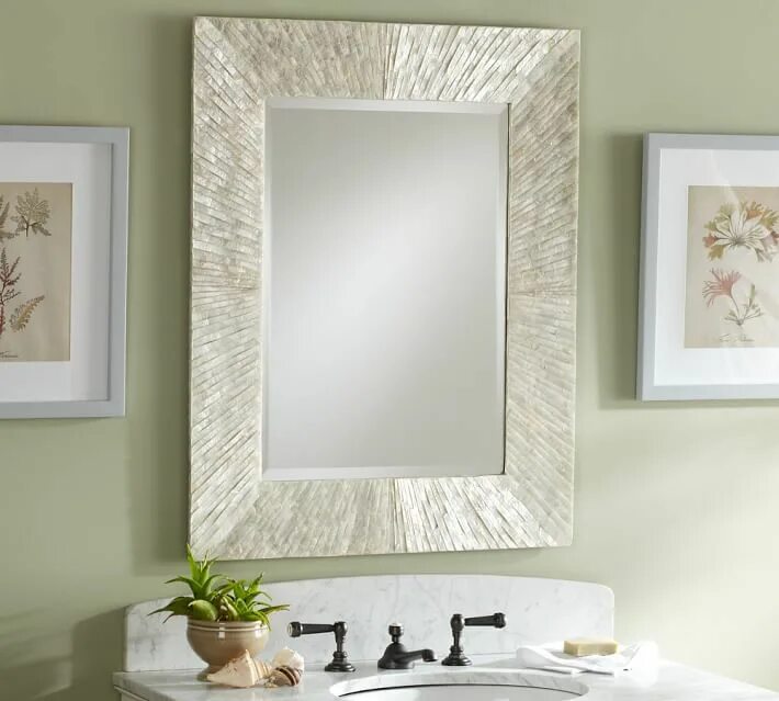 Зеркало в рамке в ванную. Зеркало "Миранда". Зеркало в перламутровой раме. Зеркало в раме в ванную комнату.