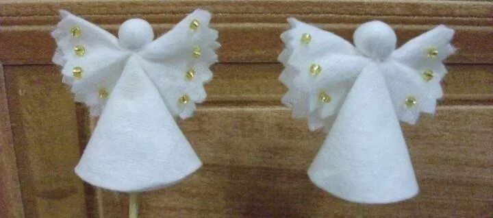 новогодний ангел из ватных дисков. поделка ангелочек своими руками из ватных дисков. рождественский ангел из ватных дисков. новогодний ангел из ватных дисков. ангелочек из ватного диска.