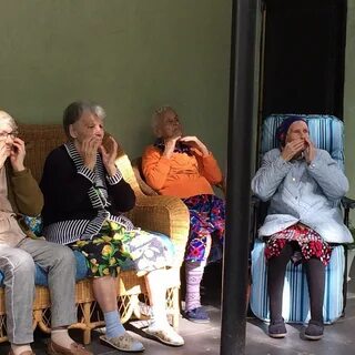 Центры для пожилых людей