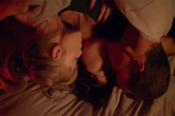 2 любовь 2015. Гаспар ноэ любовь. &quot;любовь&quot; гаспара ноэ (2015). электра любовь 2015 гаспар ноэ. гаспар ноэ любовь сцены.