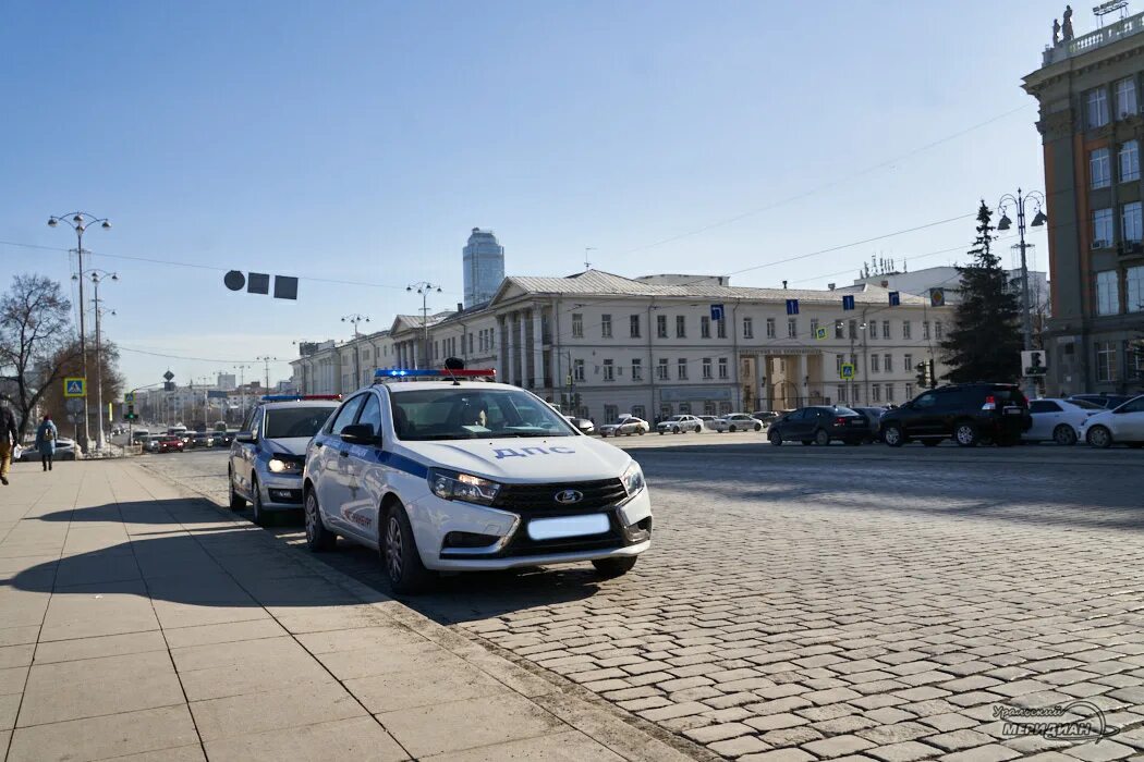 ДПС ГИБДД Екатеринбург. Машины ДПС В Екатеринбурге. Машины ГИБДД Екатеринбург. Городское ГАИ Екатеринбург. Гибдд свердловской телефон