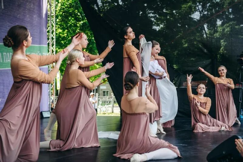 щелково танцы. голдиполе щелково. славянская свадьба подружки невесты. танцевальные залы москва. танцы щелковская.