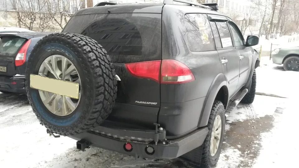 Калитка для запаски паджеро спорт 2. Калитка для запаски паджеро спорт 2. Mitsubishi pajero iii 2000 запаска. Калитка запасного колеса mitsubishi pajero sport 1. Запаски паджеро спорт.