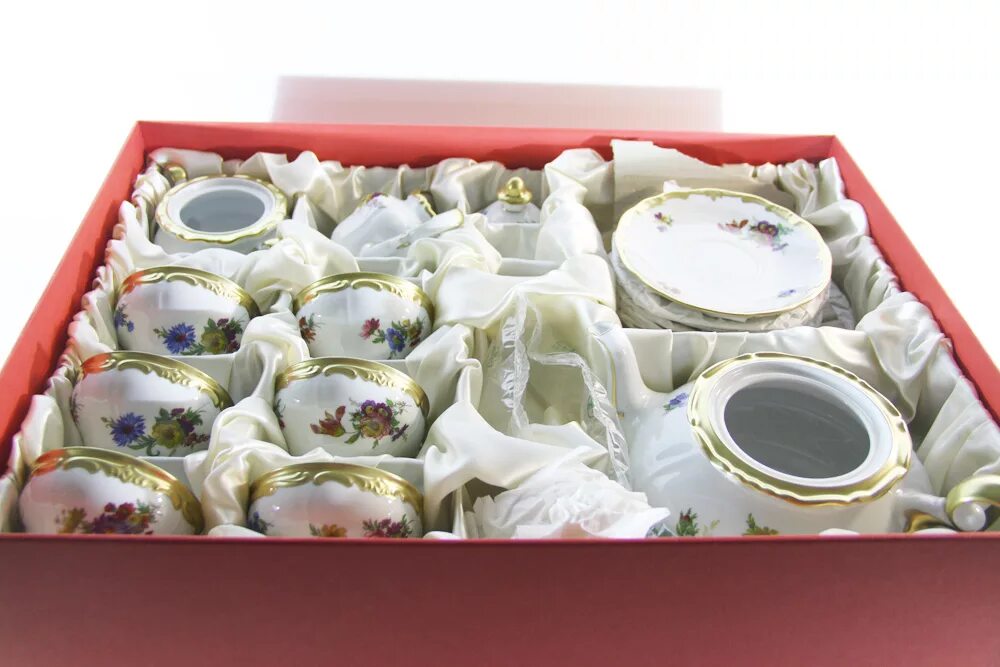 Веймар чайный сервиз 21 предметов. Фарфоровый сервиз в коробке. Чайный сервиз в подарочной коробке. Упаковка керамической посуды. Можно дарить посуду
