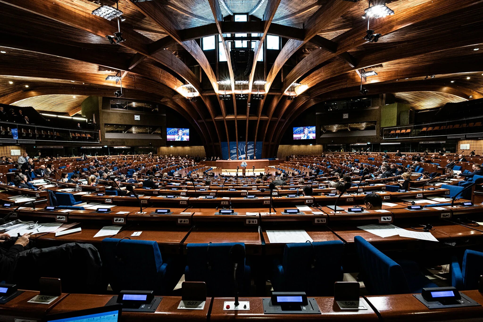 Зал пасе. Парламентская ассамблея совета европы (пасе). парламентская ассамблея совета европы страсбург. зал заседаний парламентской ассамблеи совета европы в страсбурге. пасе совет европы.