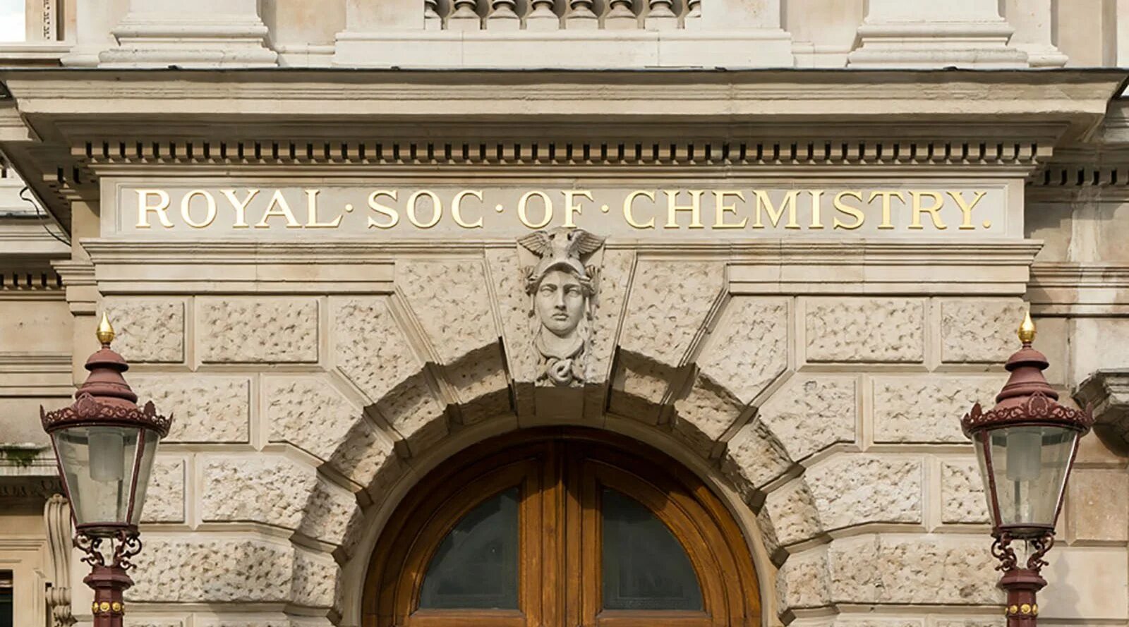 Royal society. Королевское общество искусств. Здание королевского общества искусств в Лондоне. Royal Society of Arts. Royal sociaty JF chemesrty.