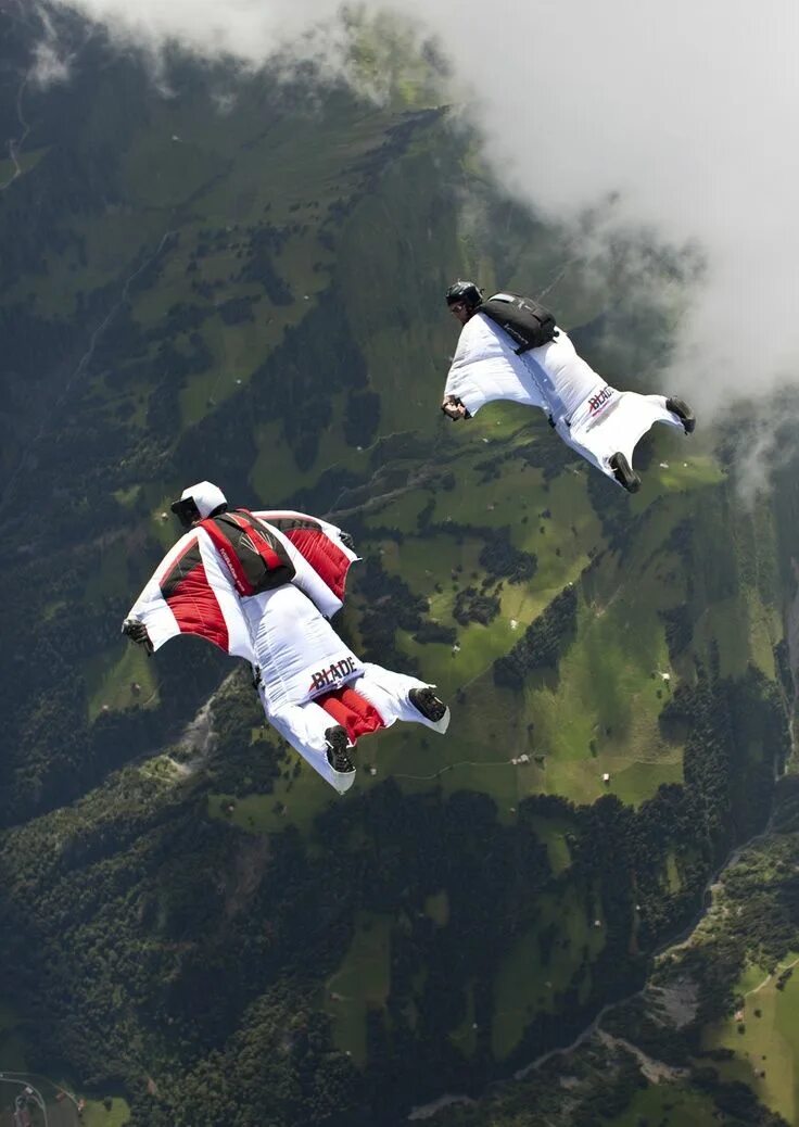 Wingsuit fly. Вингсьют бейсджампинг. Вингсьют Химера. Вингсьют Твист 3. Полет вингсьют горы.