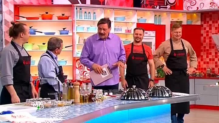 дмитрий назаров кулинарный поединок 2002. кулинарный поединок с дмитрием назаровым. дмитрий назаров кулинарный поединок 2002. дмитрий назаров нтв кулинарный поединок. кулинарный поединок ведущий дмитрий назаров.