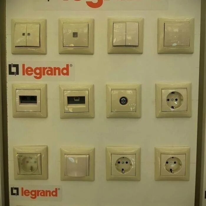 Legrand фото. Розетки и выключатели legrand валена. Legrand фото. Выключатель легранд инспириа. Legrand фото.
