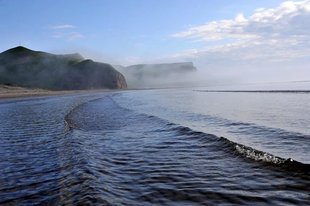 Холодный восток. Татарский пролив. Море татарский пролив. Тартарский пролив. Татарский залив Сахалин.