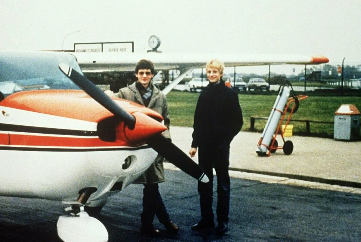 Матиас Руст 1987. Матиас Руст самолет Cessna. Матиас Руст на красной площади 1987. Матиас Руст самолет в Москве.