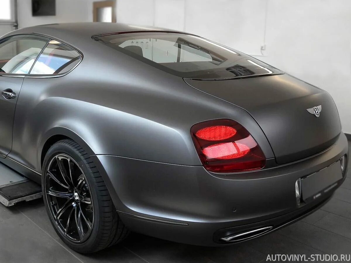 Черный матовый хром. Bentley Continental gt черный матовый. Бентли матовый серый. Мерседес серый металлик. Серый матовый металлик Мерседес.