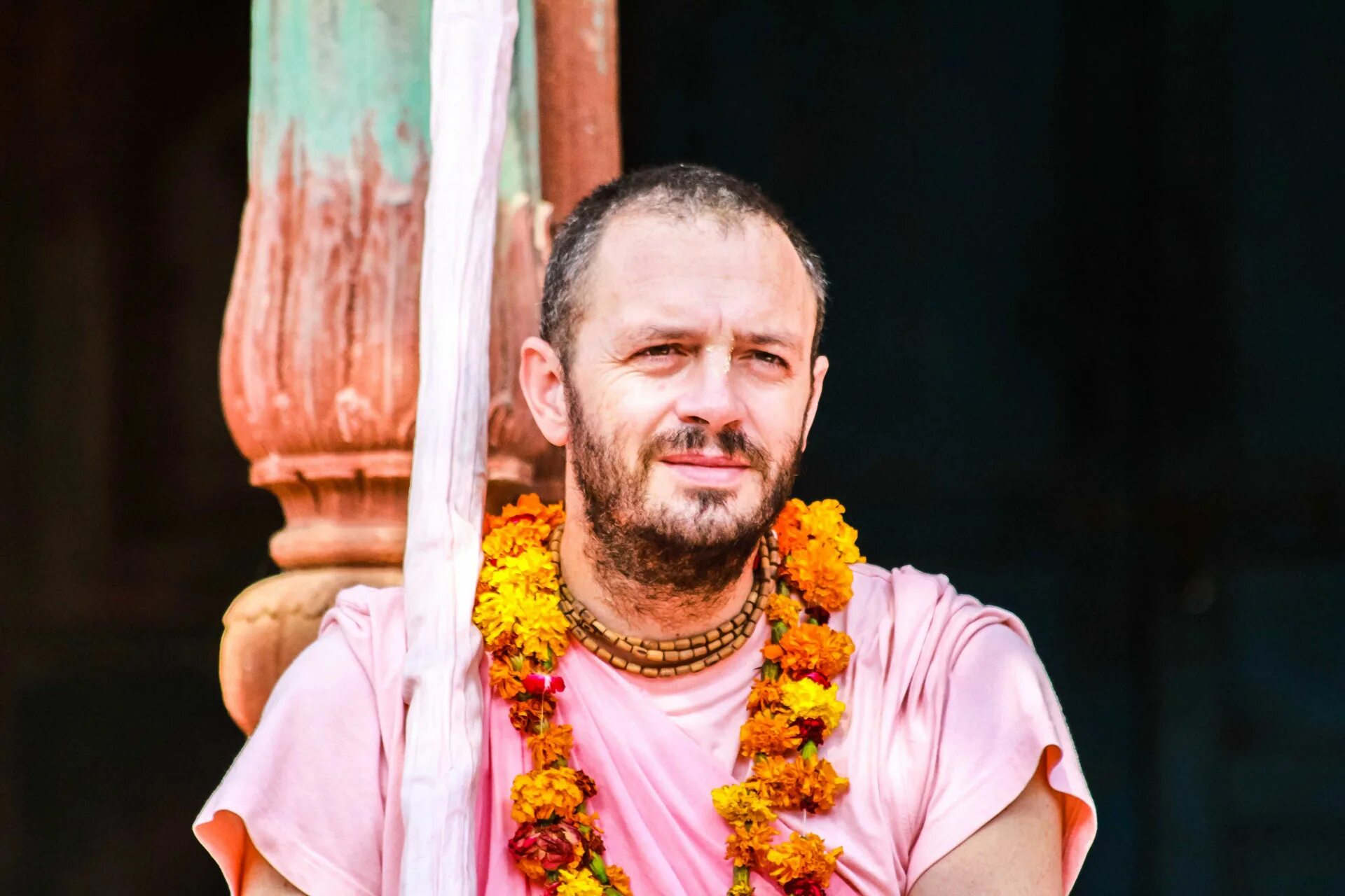 Священные книги религий мира веды авеста трипитака. Шукадева госвами. 4 веды древней индии. Религиозная книга “веды” индии. Веды древней индии.