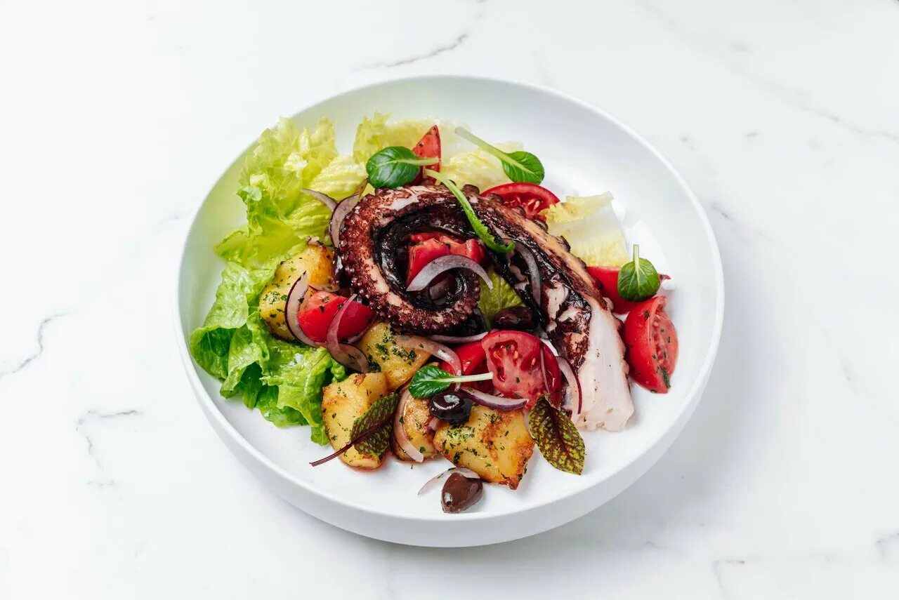 Ресторан mady restaurant & terrace. Сахалин ресторан мишлен. Ресторан сахалин блюда. Сахалин москва меню. Ресторан сахалин блюда.