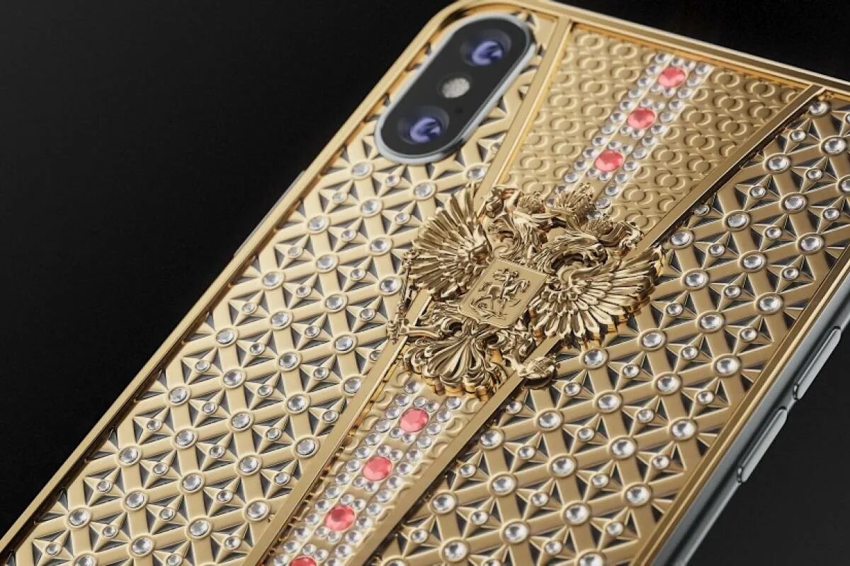 Vertu goldvish. Самые дорогие бренды мира. Supreme goldstriker iphone 3g. Верту бушерон. Какая самая дорогая связь.
