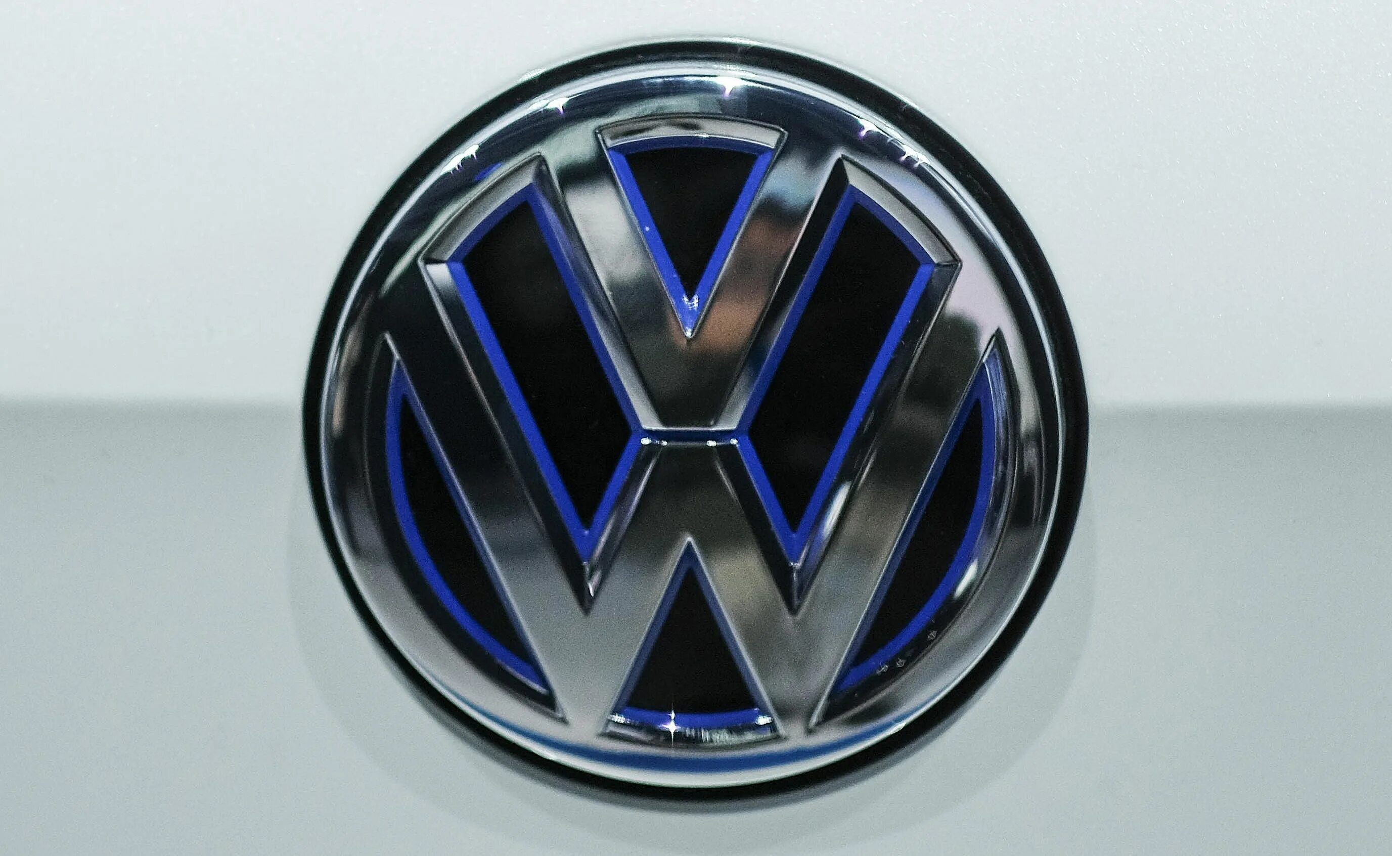 Алиса найди volkswagen. Volkswagen лого 2022. Vw logo. New logo volkswagen. Клуб фольксваген lt 'v,ktvf.