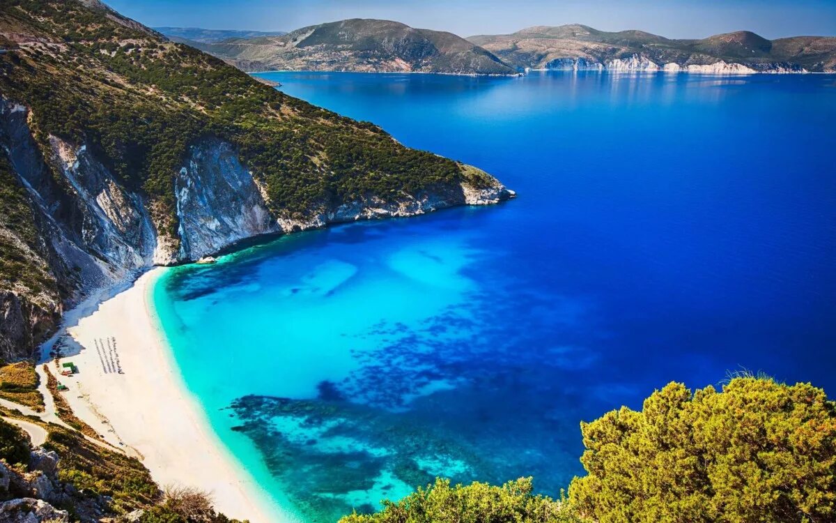 Большой остров греции. Пляж Миртос Кефалония. Остров Миртос Греция. Пляж Миртос Греция. Греческий остров Кефалония.