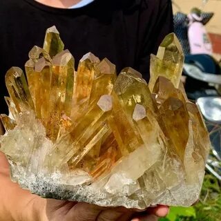 Желто коричневые кристаллы