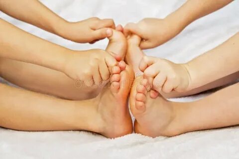 Горячие руки и ноги у ребенка