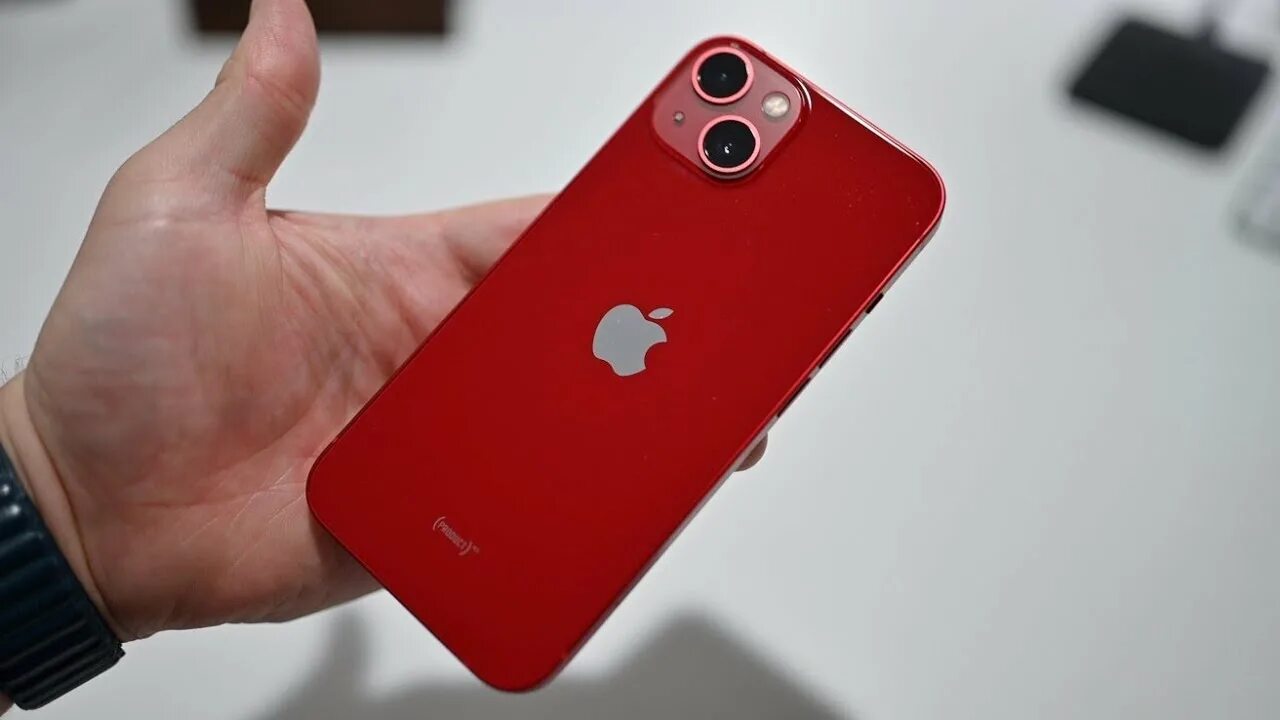 Среди молодежи iPhone оказался популярнее Android Дзен