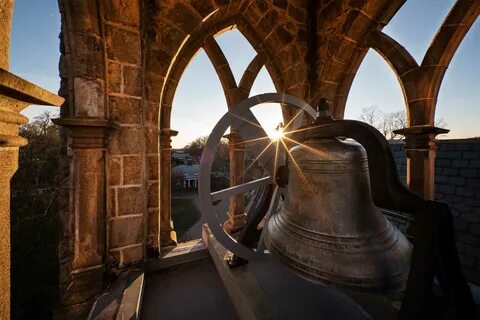 Has the bell