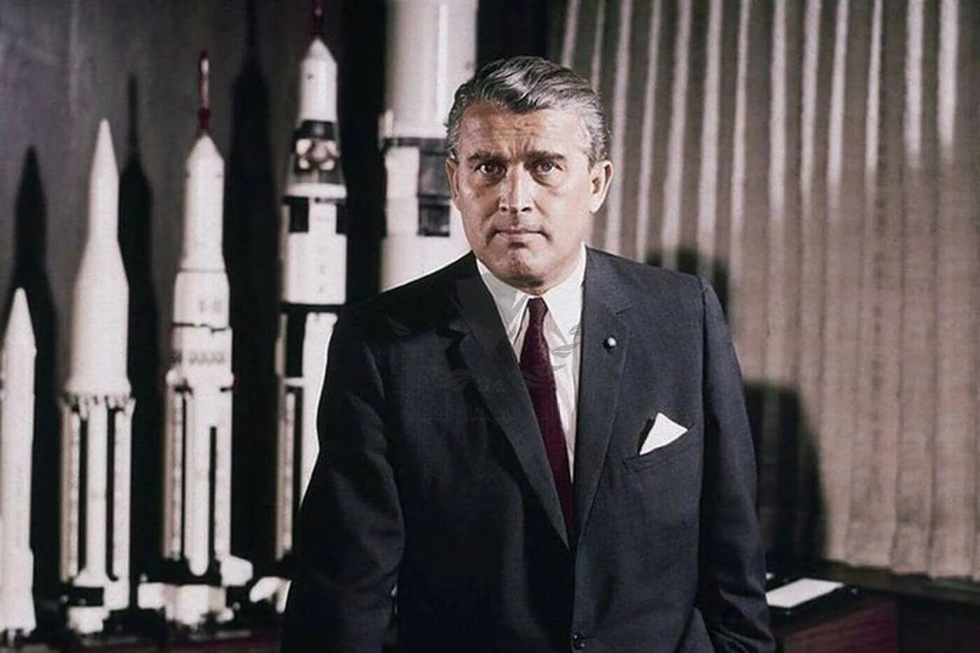 Вернер фон браун фау 2. Вернер фон. Вернер фон браун. Отто фон браун. Конструктор вернер фон браун.