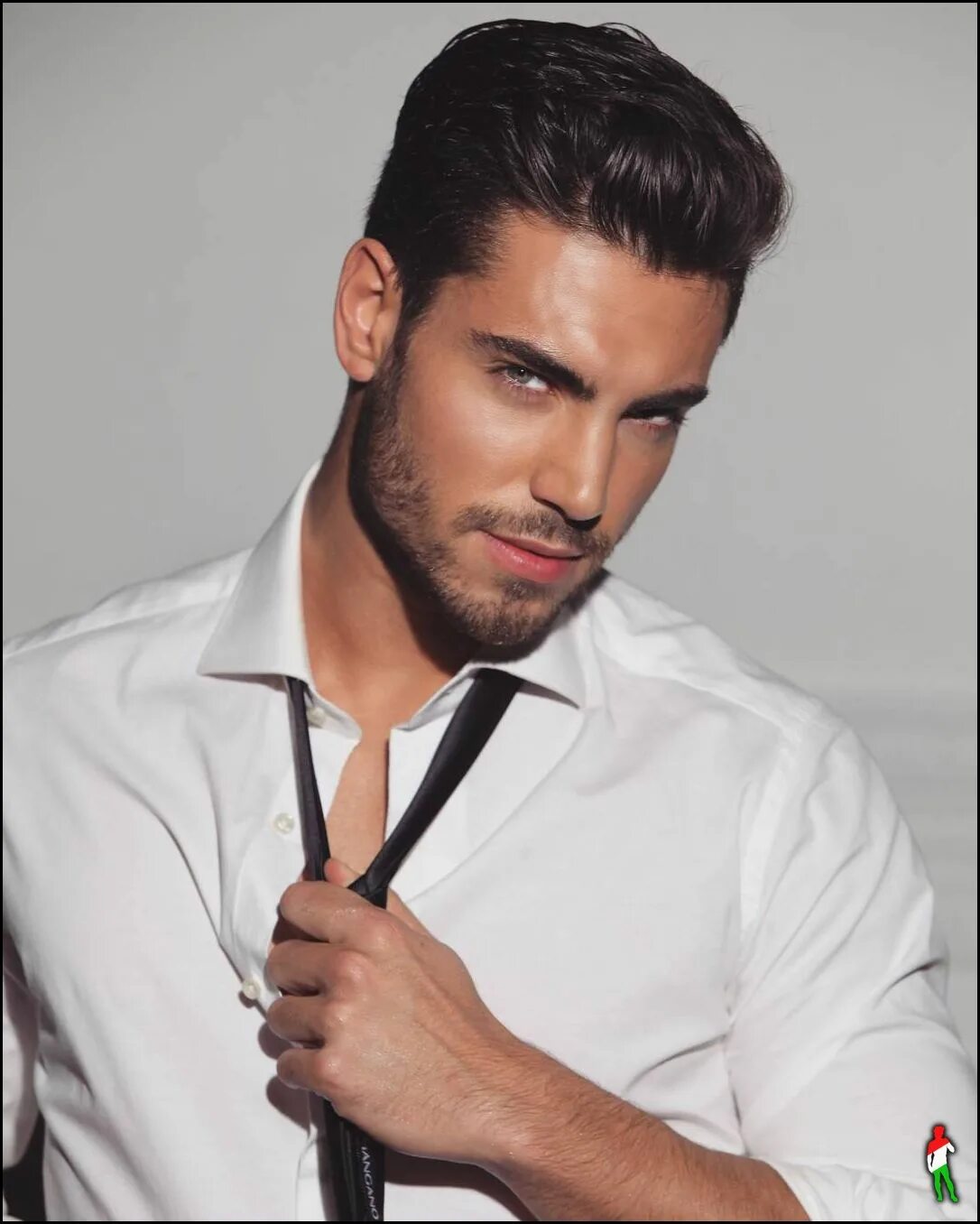 Алессандро галтьери. Алессандро деллисола модель. Италия алессандро. Алессандро деллисола в костюме. Италия алессандро.