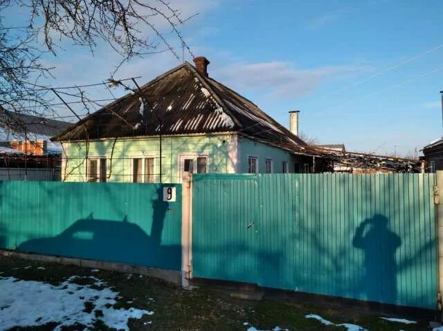 Краснодарский край город лабинск дома. Лабинск краснодарский край ул луговая. Краснодарский край город лабинск дома. Белое здание в усть лабинске. Краснодарский край город лабинск дома.