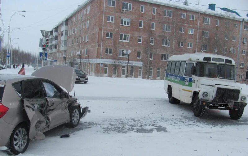 Погода в урае хмао на 10 дней. Перекресток Урай. Автобус ПАЗ Урай. Урай долгих. Погода Урай.