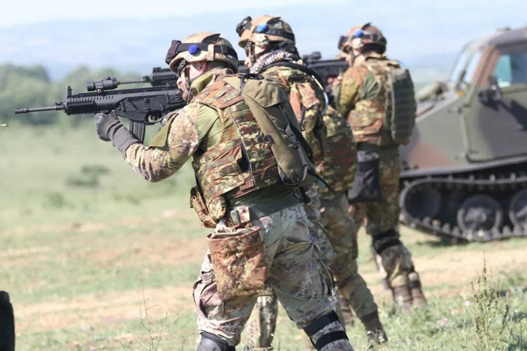 Italy military. Italy military. Italy military. Сухопутные войска италии. Солдаты италии.