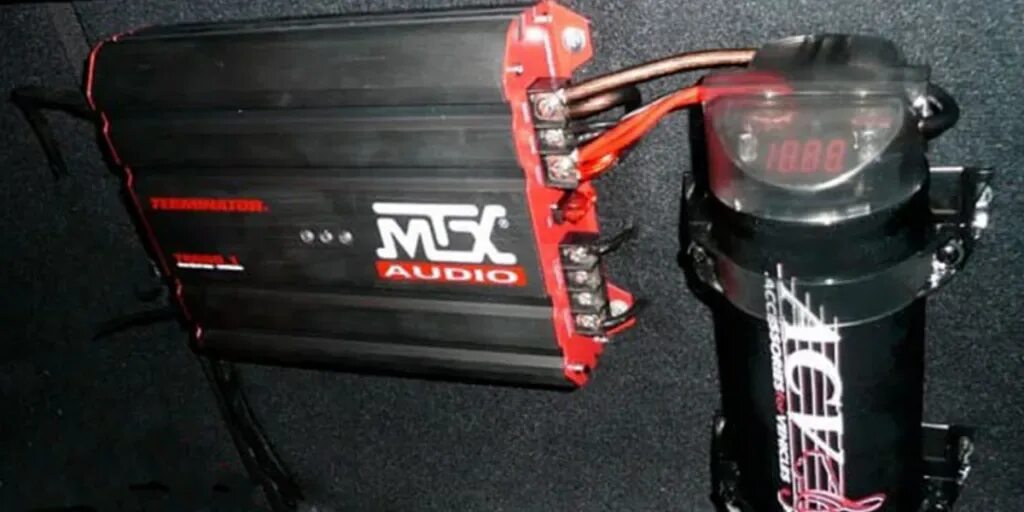 Как установить накопитель. Конденсатор brax ipc 2 farad. конденсатор для сабвуфера 80v1500uf. конденсатор в авто для сабвуфера 1 киловатт. как подключить накопитель к усилителю и сабвуферу.