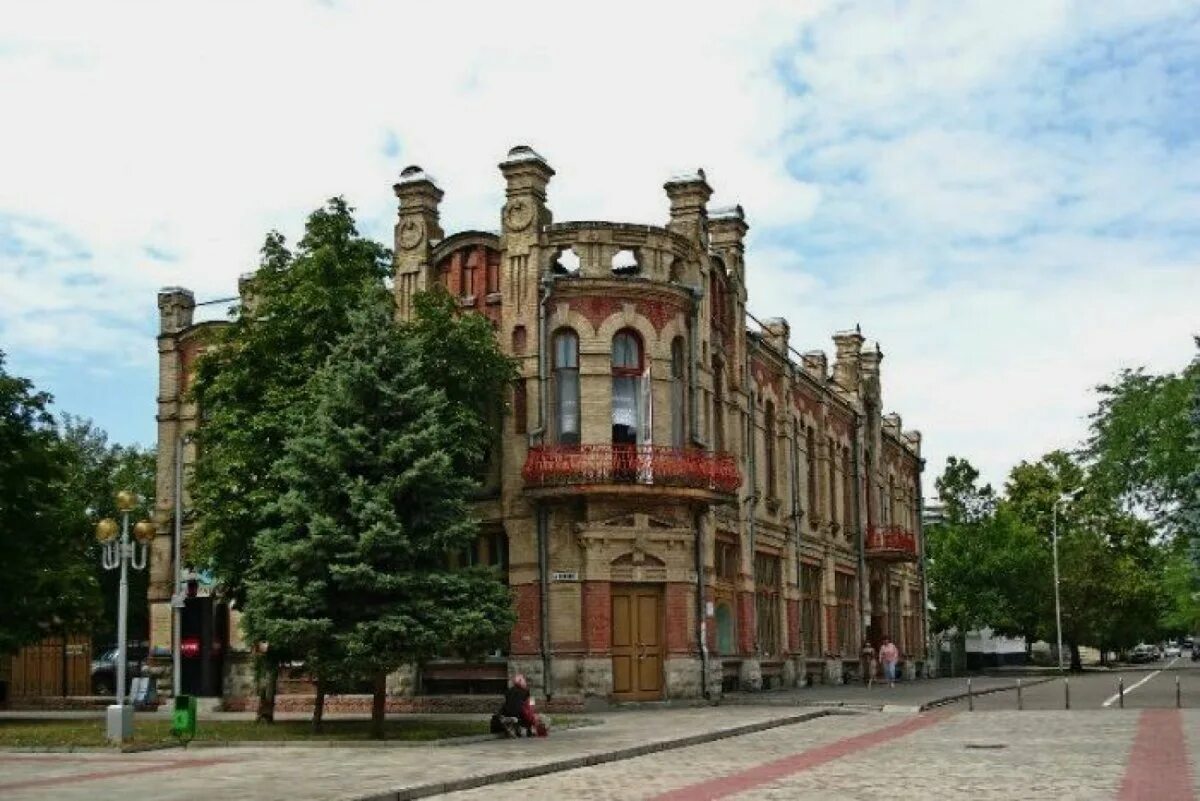 Георгиевск петербург. Георгиевск Ставропольский край. Достопримечательности города Георгиевска Ставропольского края. Георгиевская крепость Георгиевск. Георгиевск дом пионеров.