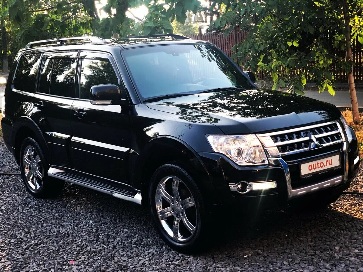 Mitsubishi pajero 2015