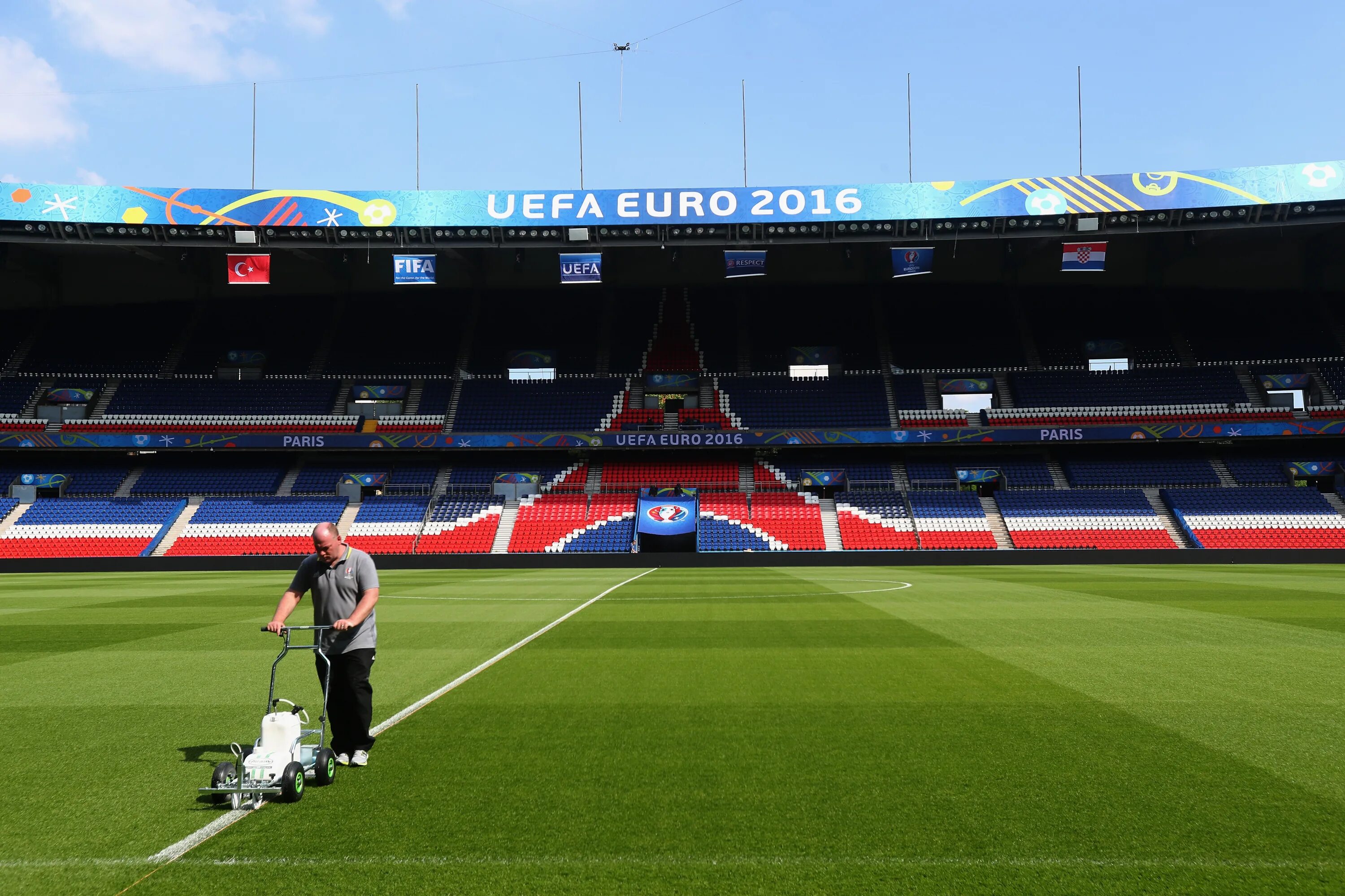 Парк де Пренс стадион. Стадион ПСЖ В Париже. Футбольный стадион Parc des Princes в Париже.. Gfhr lt ghtyvc. Стадион псж