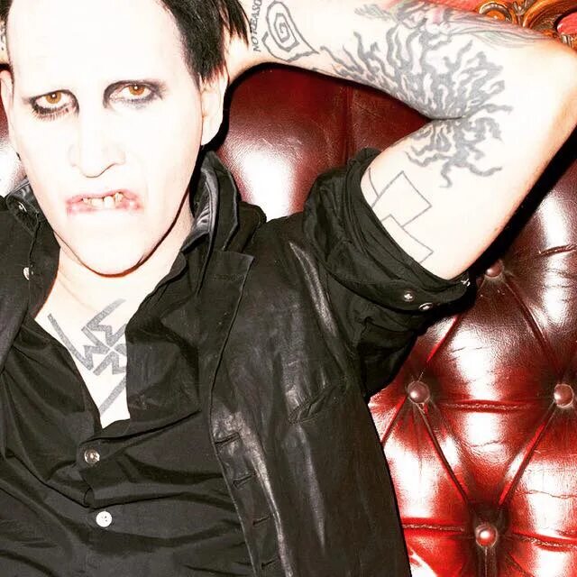 Marilyn manson assassination. Мэрилин мэнсон и джонни депп. Marilyn manson assassination. Мэрилин мэнсон антихрист. Marilyn manson assassination.