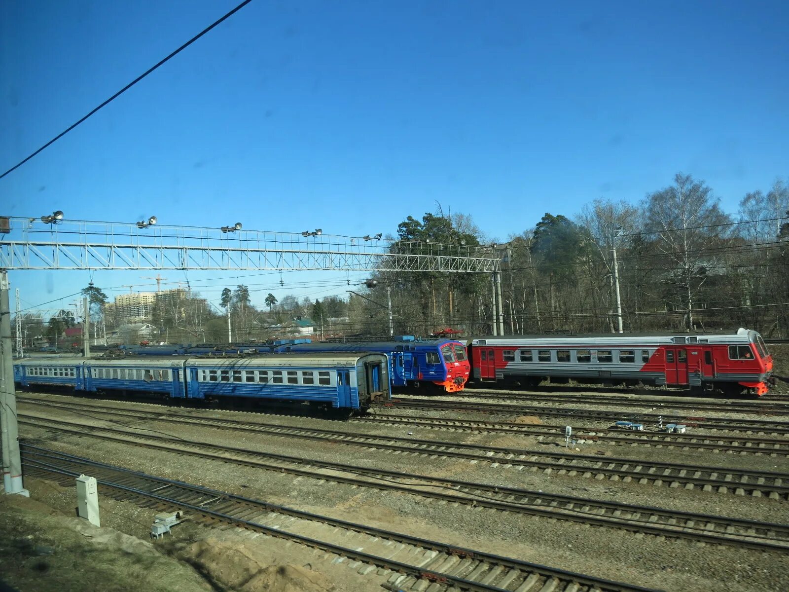 Электричка правда москва ярославская. 105я Ярославль Москва. Фирменный поезд «Москва–Ярославль» 102я Москва — Ярославль. Поезд 102я, Москва — Ярославль дневной экспресс. 104я Москва Ярославль.