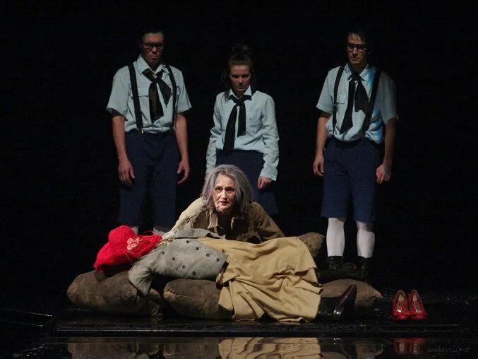 Брехт мамаша кураж театр. «мамаша кураж и её дети» (1939 г. Мамаша кураж содержание. «мамаша кураж и её дети» (1939 г. Брехт мамаша кураж театр.