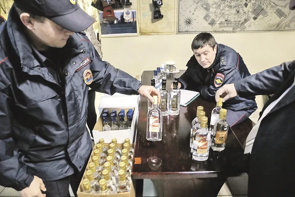 Вам не положено пить в форме