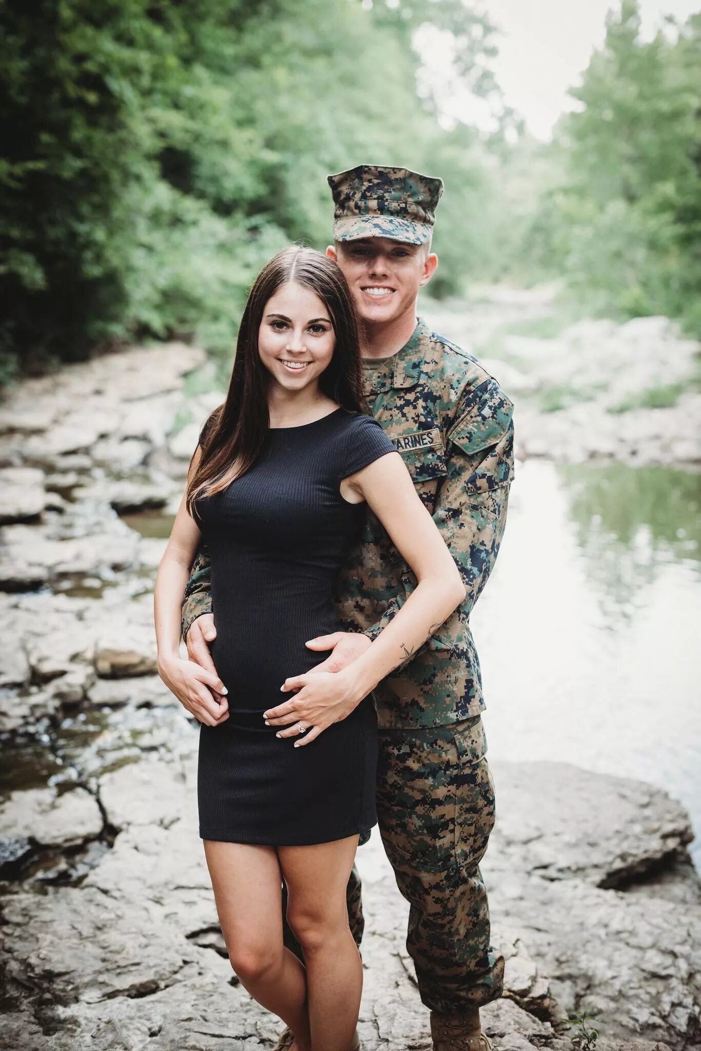 Военный парень с девушкой. Девушки военные. Девушка солдат. Военная фотосессия. Военная фотосессия для девушки.