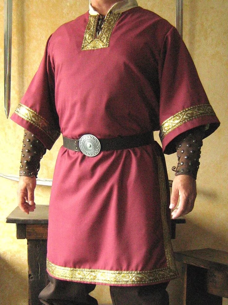 Старинная мужская 6. Кафтан 9-10 век Русь. Рубаха викинга. Кафтан Скандинавия 10 век. Кафтан викинга.