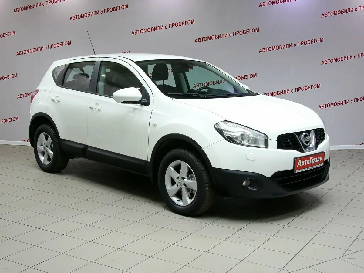 Купить ниссан кашкай с пробегом в россии. Кашкай 1.6 2013 год. Nissan Qashqai авто с пробегом. Белый Кашкай +2 2013 года 1,6 механика. Qashqai за 599 тысяч рублей.