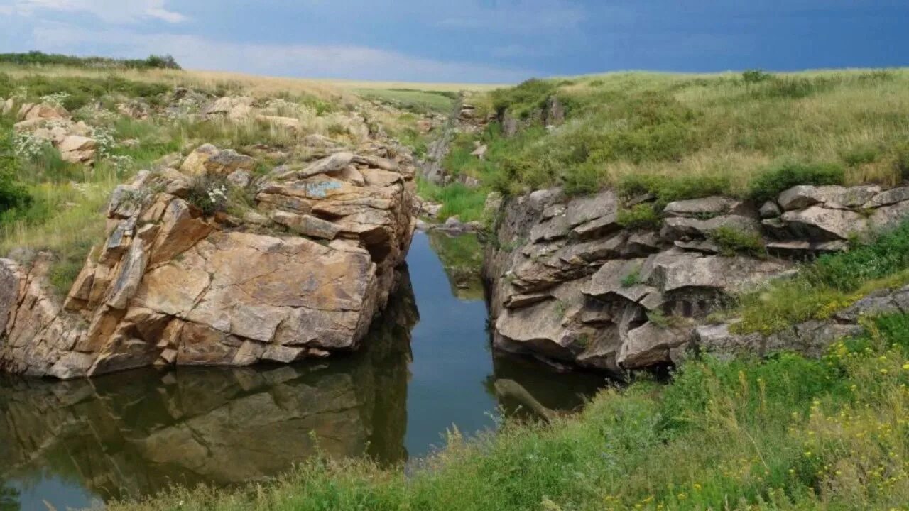 Погода карамышево алтайский край змеиногорский. Змеиногорск Алтайский край. Змеиногорск Змеиногорский район Алтайский край. Змеиногорск Алтайский край природа. Мегалиты Змеиногорского района Алтайского края.