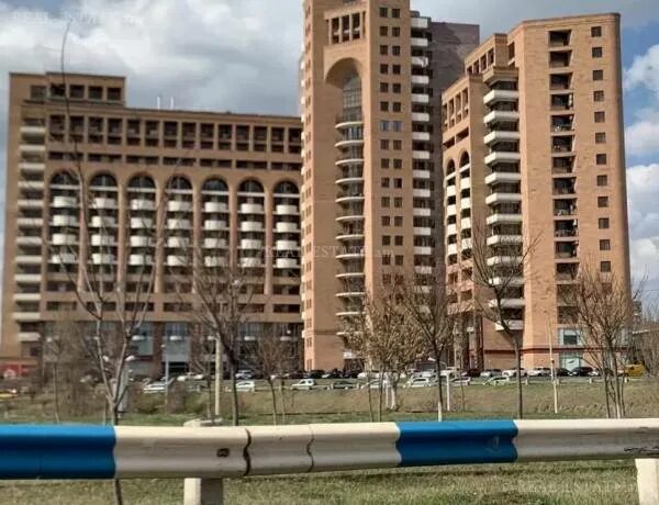 Ереван давташен. Давиташен армения. ереван район давташен. ереван новостройки сасна црер. сасна црер 2 давиташен.